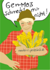 Ein Landwirt hält Maiskolben im Arm und sagt Gen-Mais schmeckt mir nicht.